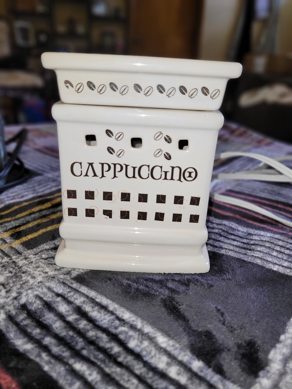 Scentsy Brand White Cappucino Warmer. Super Cute, Wake Up And Smell The Coffee. - Picture 2 of 11